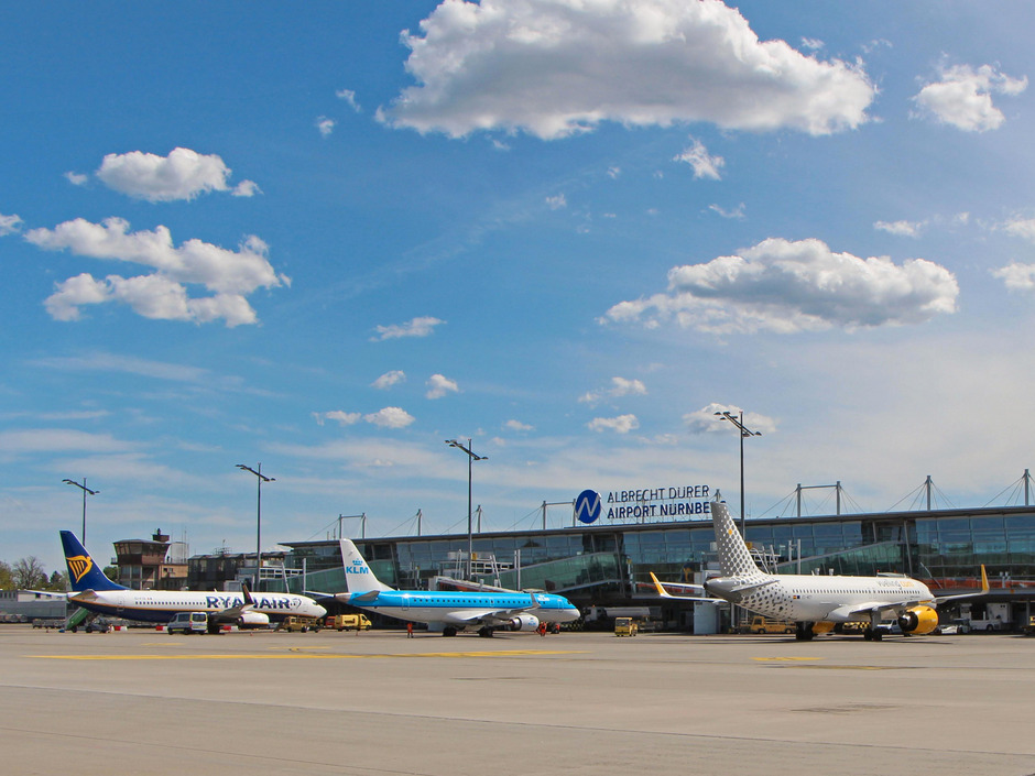 Bild Flughafen Nürnberg Vorfeld Swiss Vueling KLM Ryan Air Flughafen Nürnberg Vorfeld Swiss Vueling KLM Ryan Air